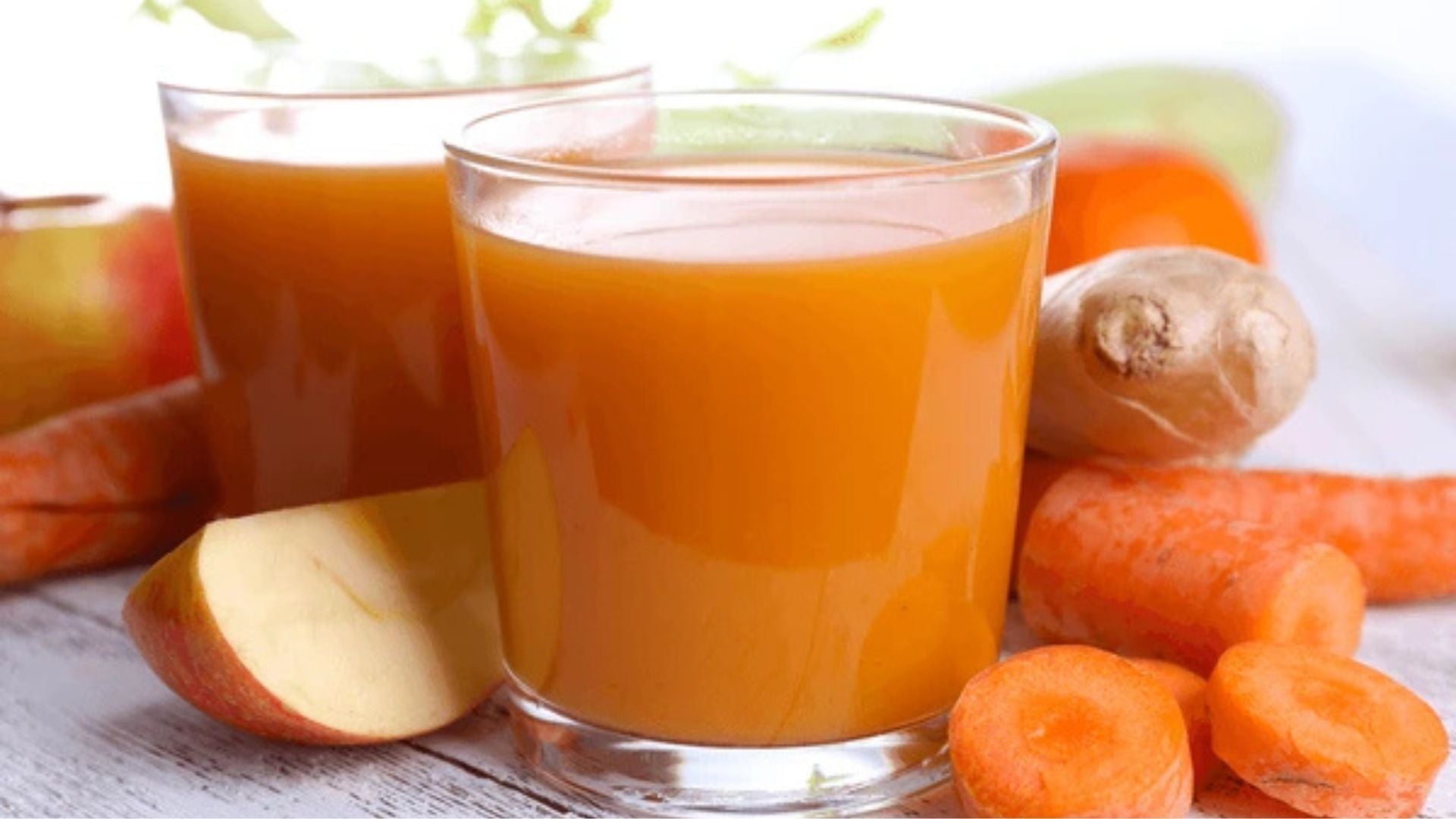 Refreshing carrot, Apple, Ginger Delight Juice!